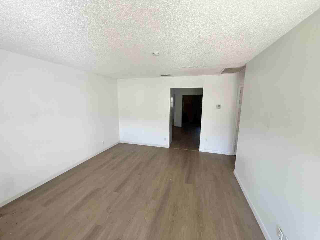 3319/3321 Grove Rd #B - Photo 6 of 9