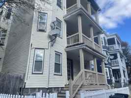 featured image of 6 Bailey Street #1