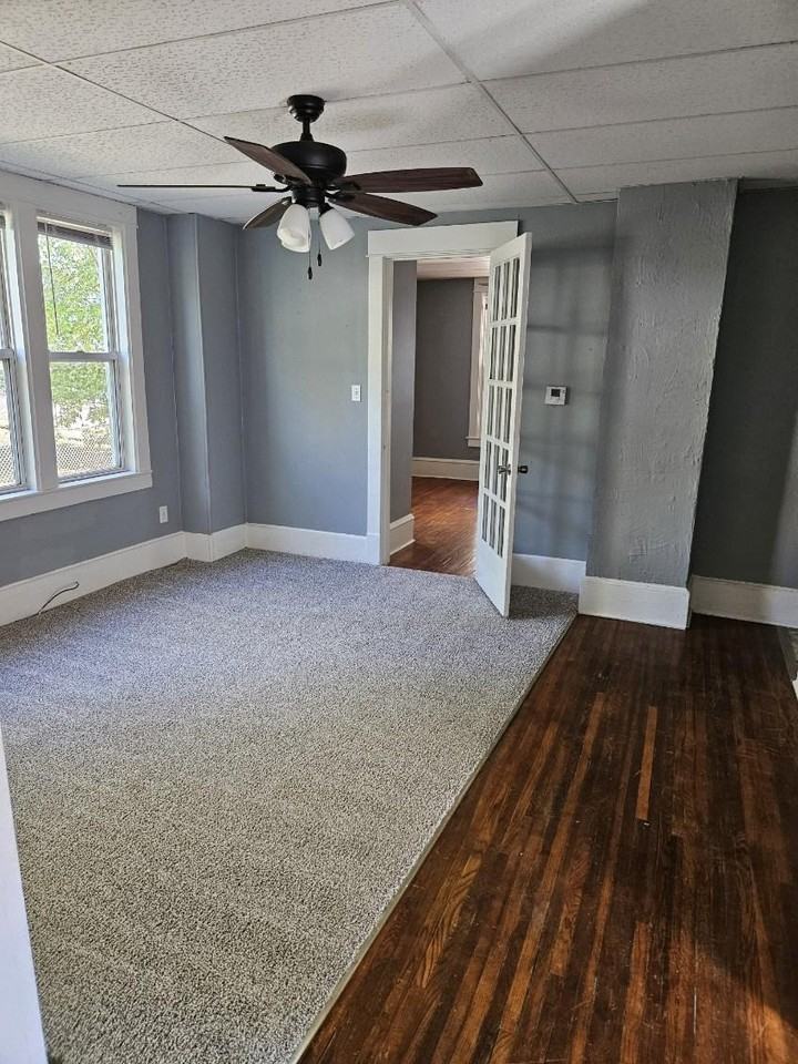 408 East Jackson Street #1 - Photo 3 of 12