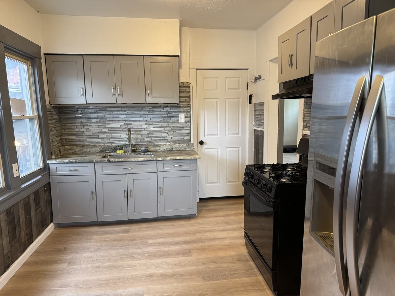 12509 Maple Ave #NA - Photo 2 of 5