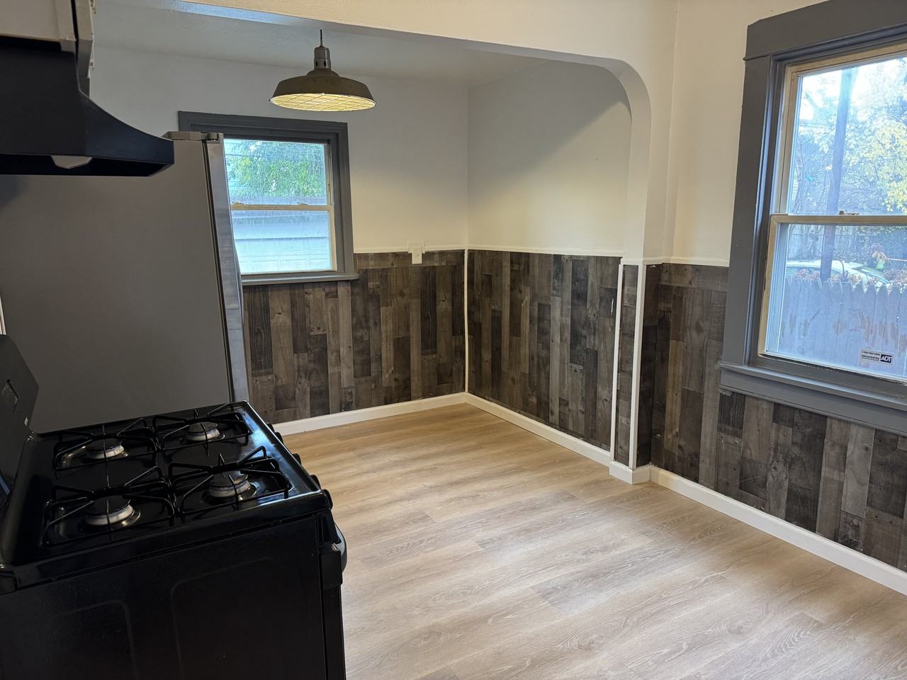 12509 Maple Ave #NA - Photo 3 of 5