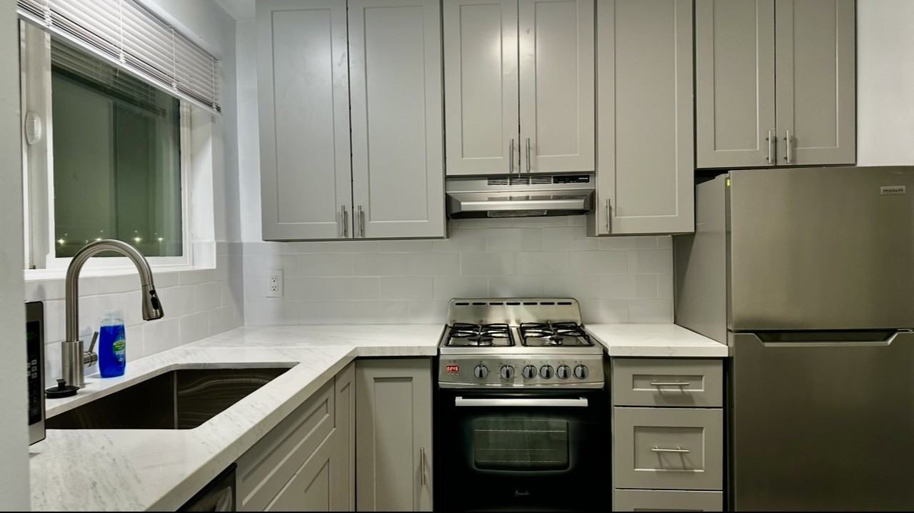 2143 Windsor Ave #C - Photo 5 of 26