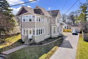 featured image of 319 East Irving Avenue