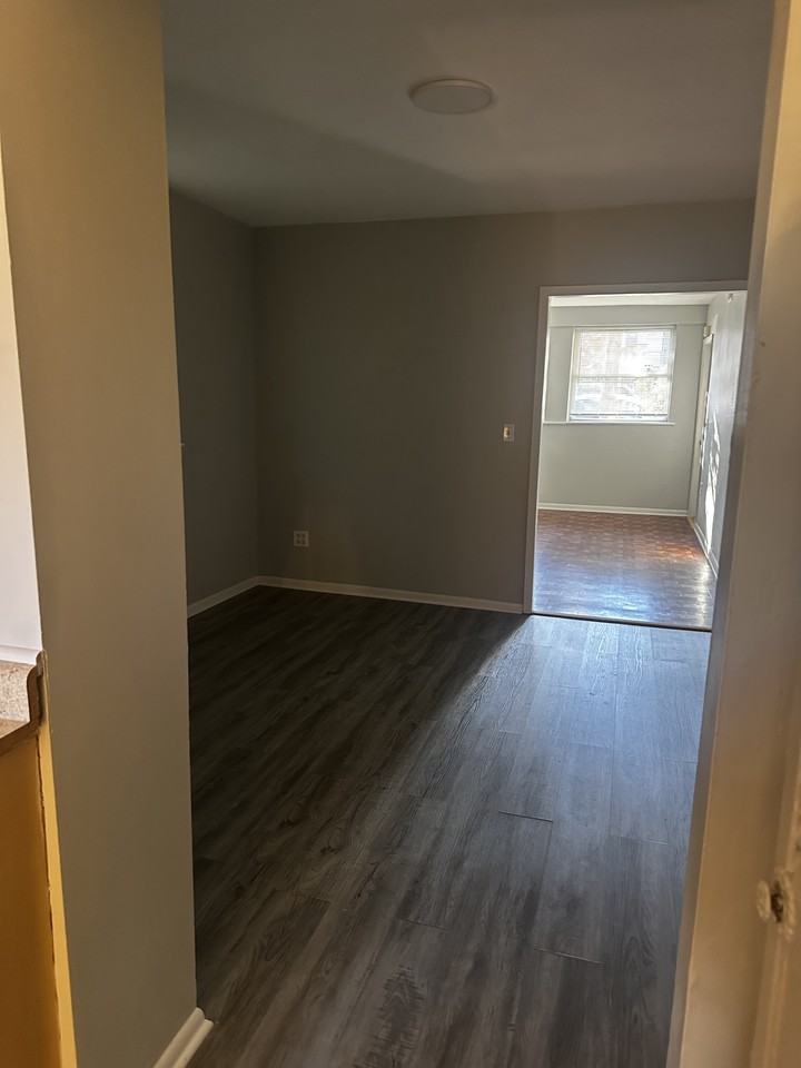 3055 N Monticello Ave #1 - Photo 2 of 8