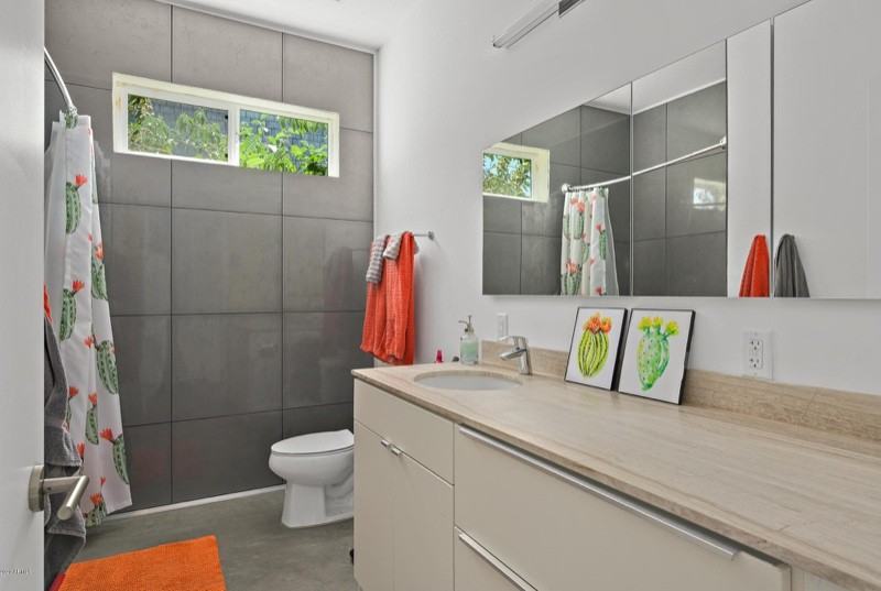 1316 E Fillmore St #1 - Photo 6 of 17