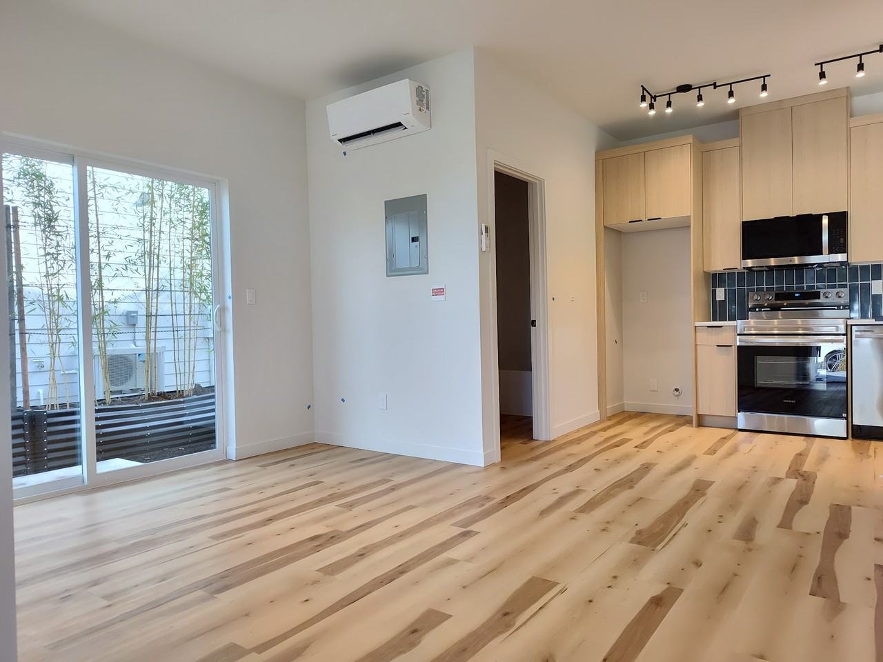 4260 Ne Going St #NA - Photo 3 of 10