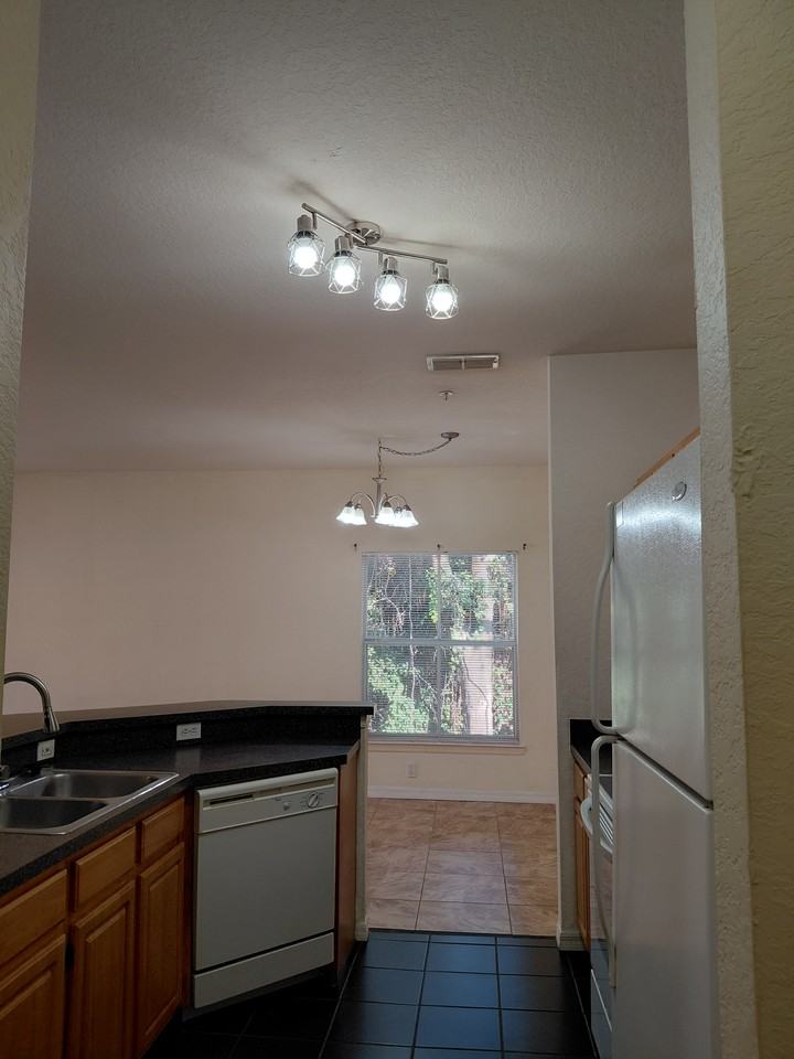 5979 Westgate Dr #1022 - Photo 4 of 4