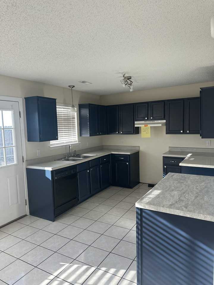 1300 Fredonia Street #B