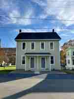 featured image of 425 Center Street #425