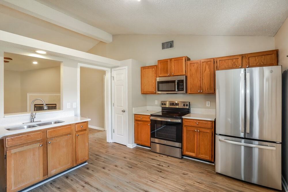 10895 Copper Creek Ct - Photo 7 of 16