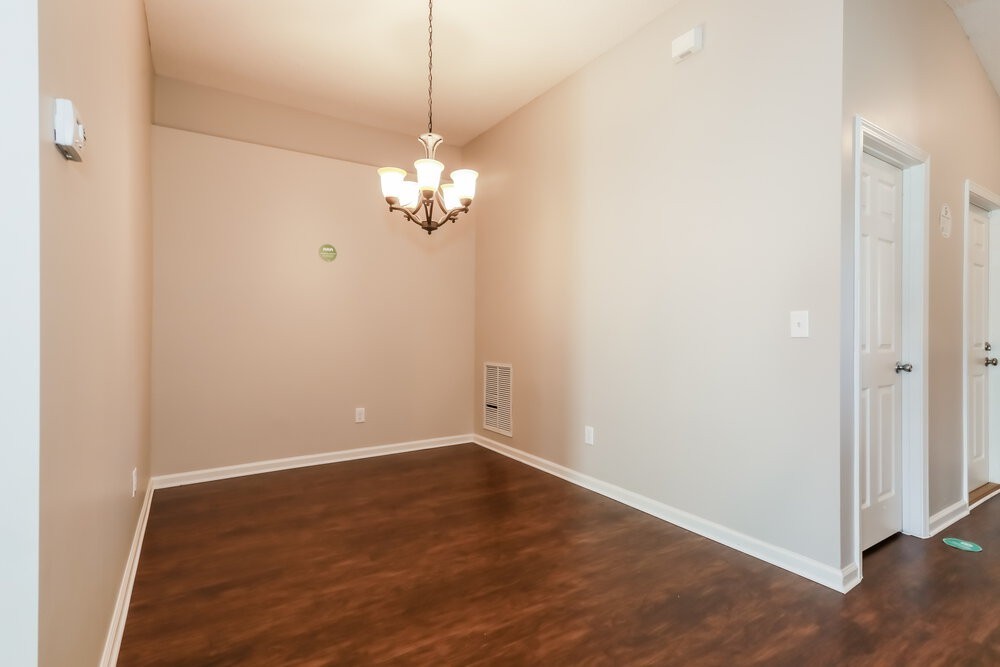 2608 Royal Pointe Dr - Photo 4 of 14