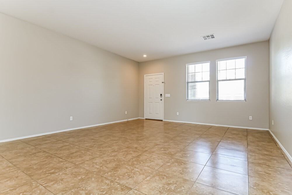 7247 W Alta Vista Rd - Photo 5 of 17