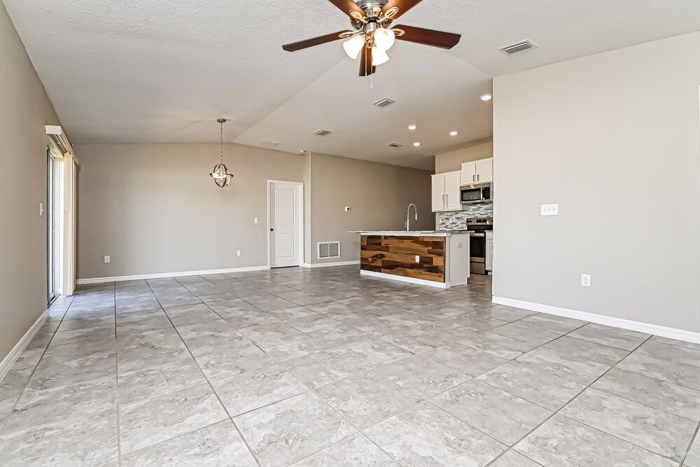 1516 Climbing Dayflower Dr - Photo 3 of 16