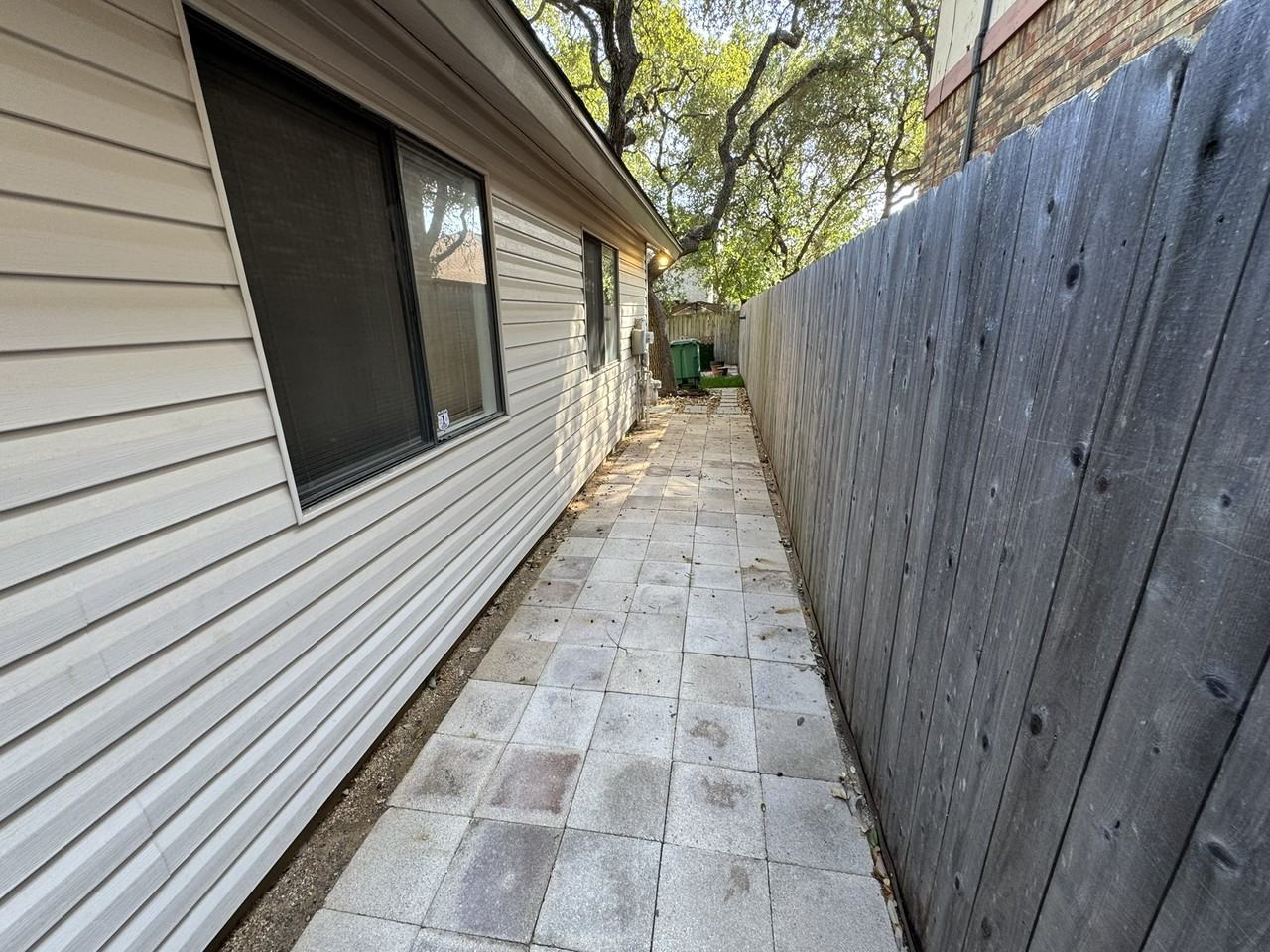 9538 Cloverdale #NA - Photo 6 of 50