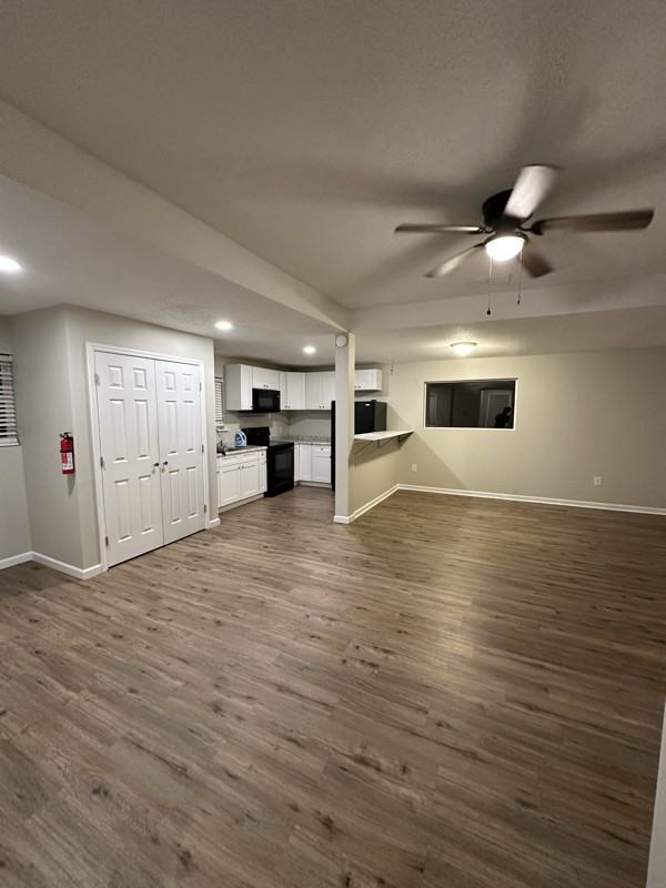 309 N Main St #B - Photo 3 of 9