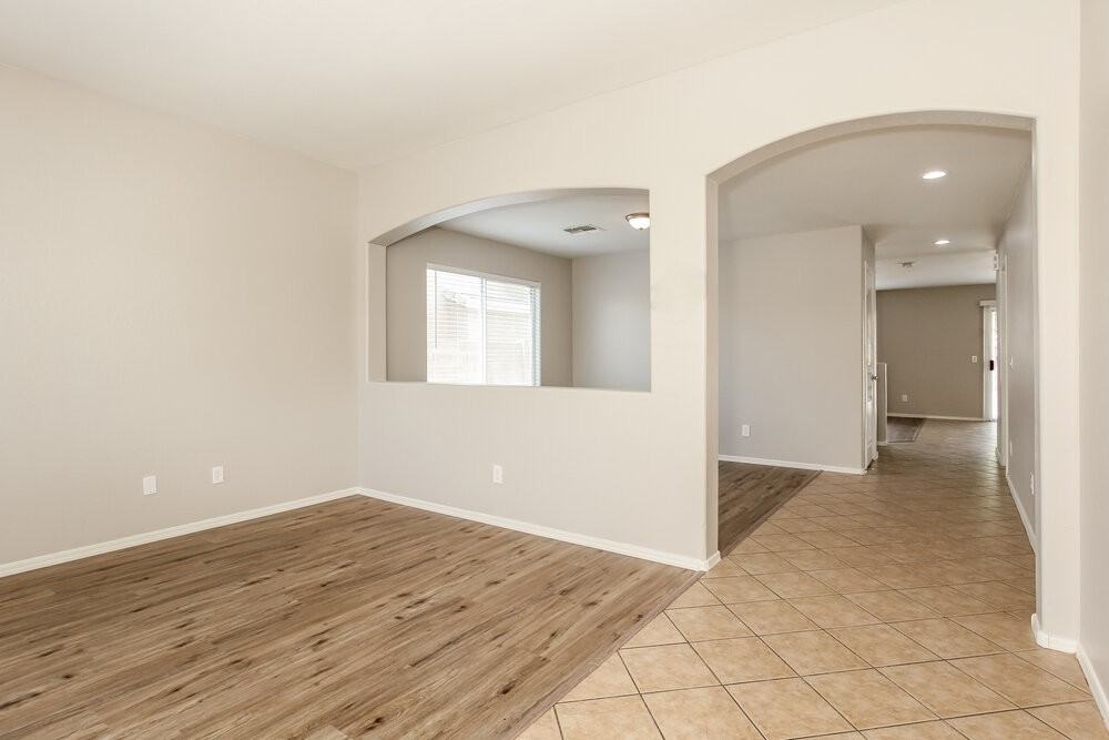 24236 W Lasso Ln - Photo 4 of 17