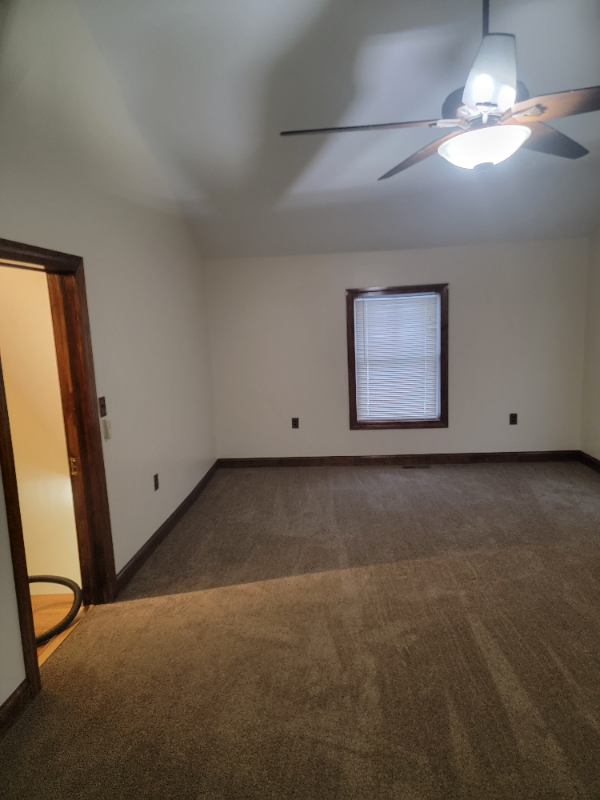 111 N Phetteplace St - Photo 3 of 9