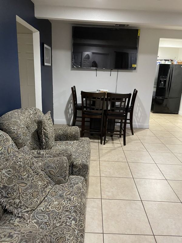 150 Arcade Boulevard - Photo 3 of 6