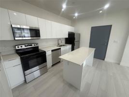 featured image of 909 E 24th St #303