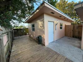 featured image of 450 Northwest 43rd Place #BACK