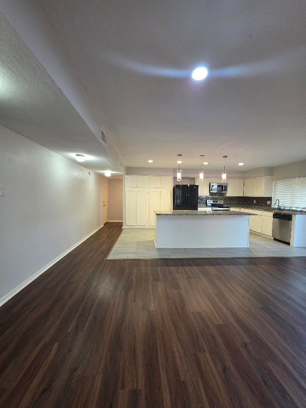 2808 Charter Oak Drive - Photo 2 of 13