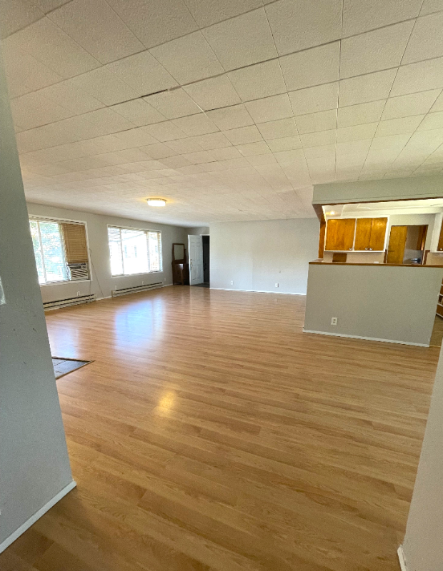 1112 S Yew St - Photo 2 of 11