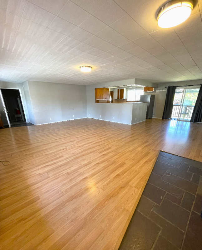 1112 S Yew St - Photo 5 of 11