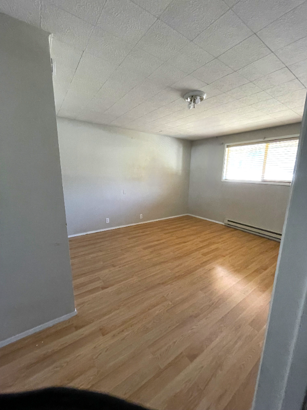 1112 S Yew St - Photo 6 of 11