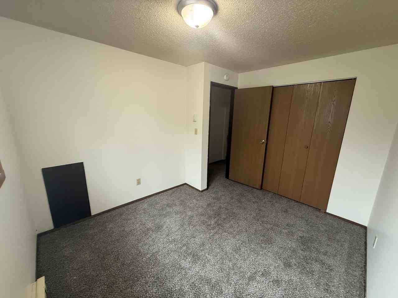 Summerset Apartments - Photo 4 of 7