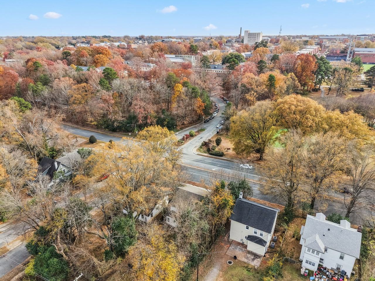 1402 W Market St #1402 - Photo 5 of 32