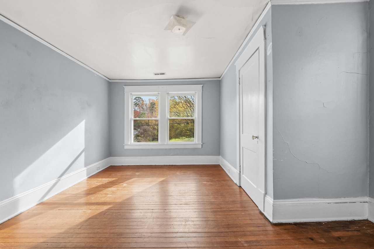 1402 W Market St #1402 - Photo 7 of 32