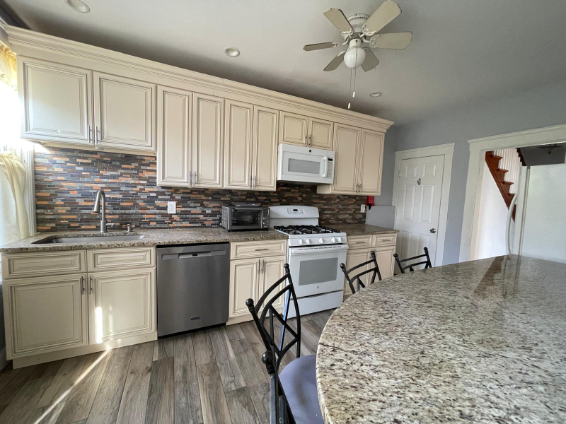 18 Summit Rd - Photo 2 of 9