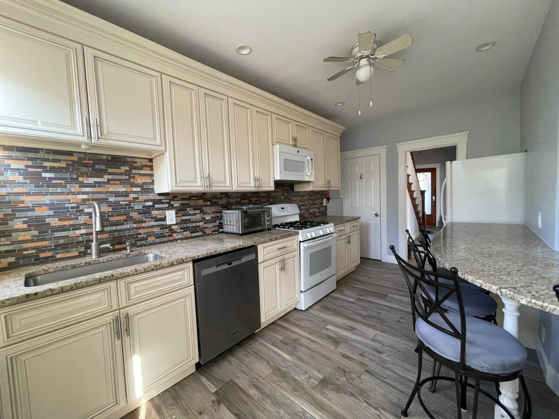 18 Summit Rd - Photo 3 of 9