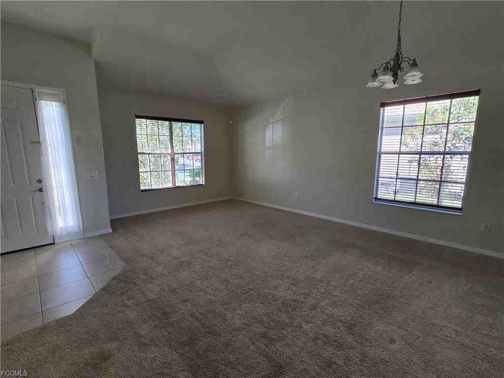 2049 Fairmont Ln - Photo 3 of 8