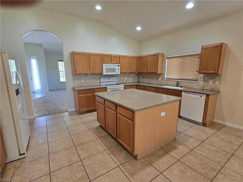 2049 Fairmont Ln - Photo 4 of 8