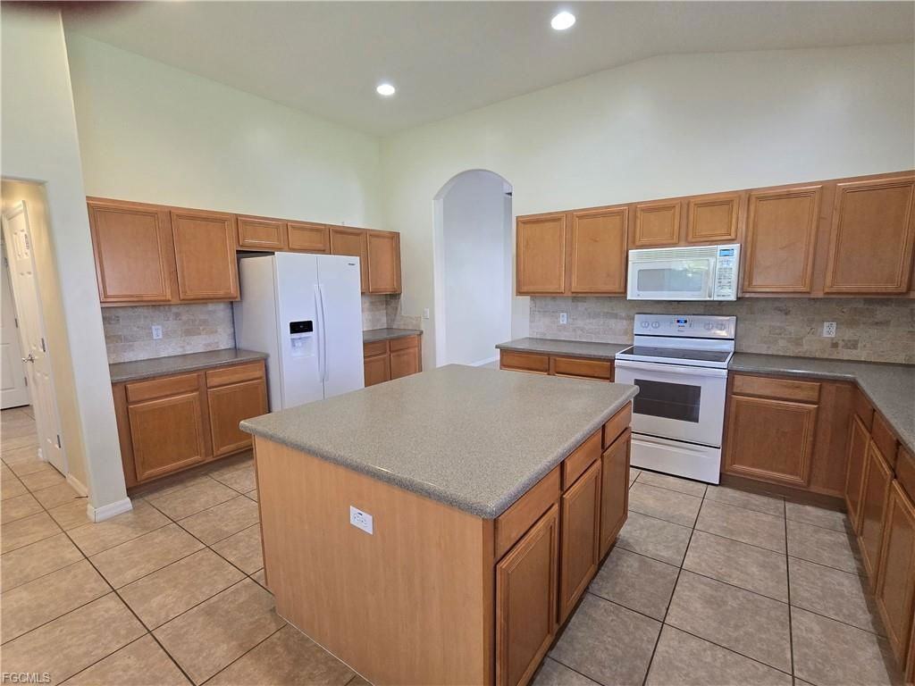 2049 Fairmont Ln - Photo 5 of 8