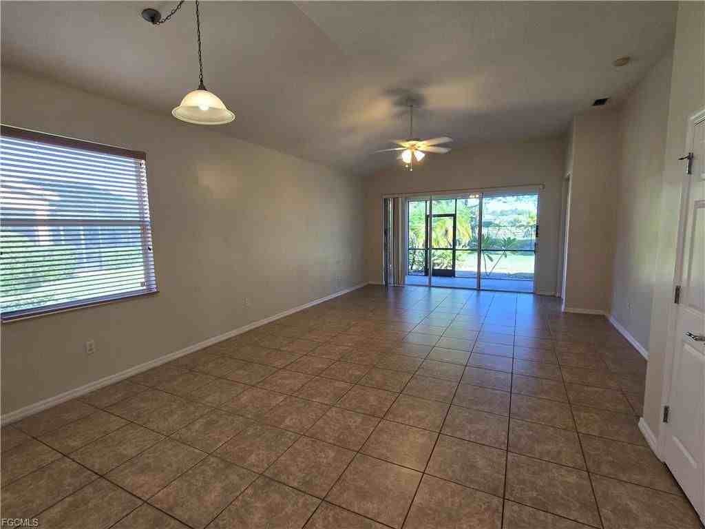 2049 Fairmont Ln - Photo 7 of 8