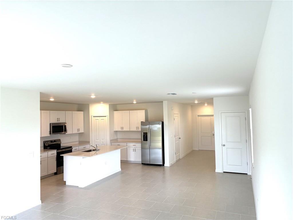 19607 Fairhill Ct - Photo 2 of 7