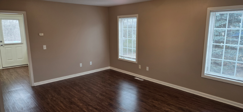 1230 Stoughton Ave - Photo 4 of 27