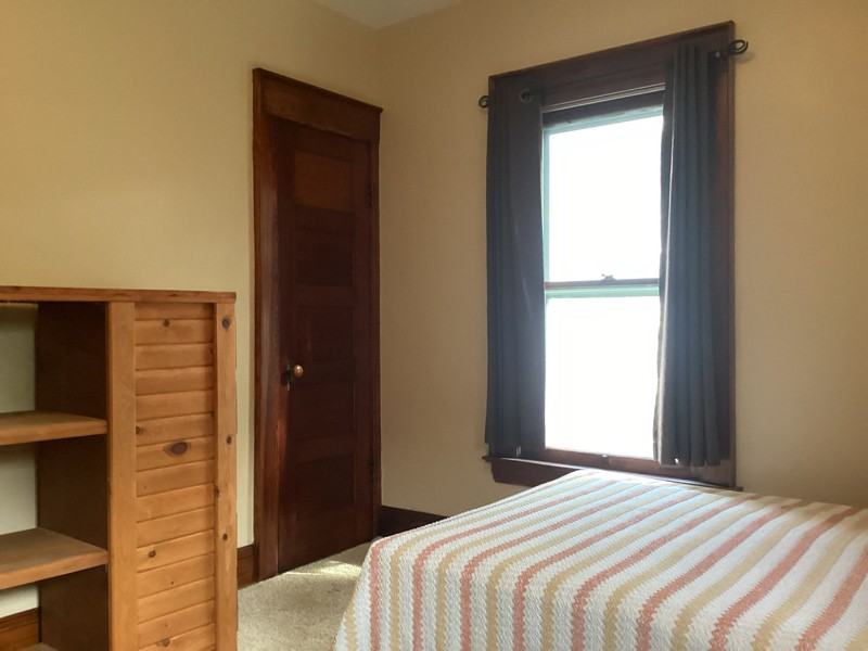 269 W Borden Ave - Photo 2 of 17