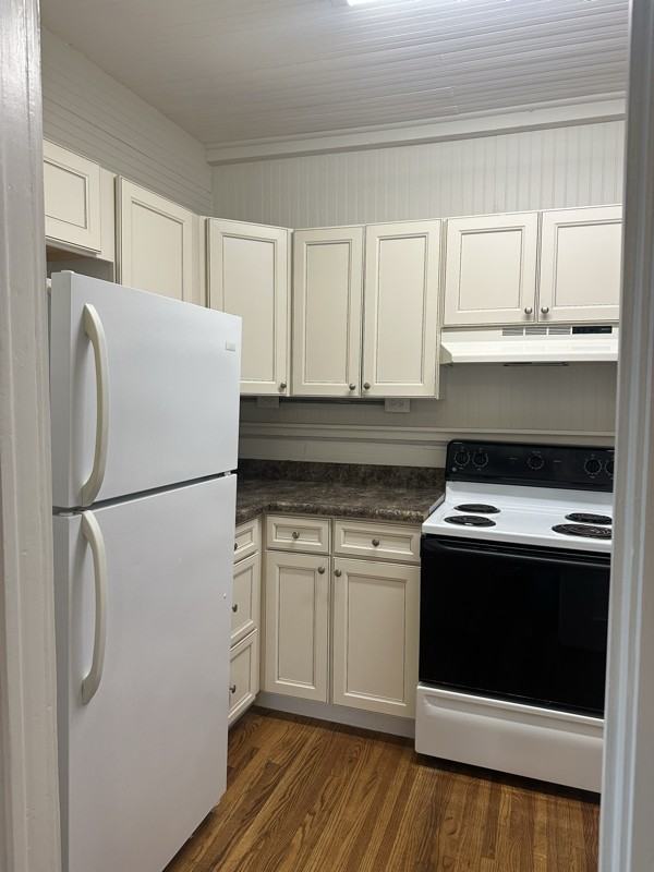 1631 S Main St #2 - Photo 4 of 10