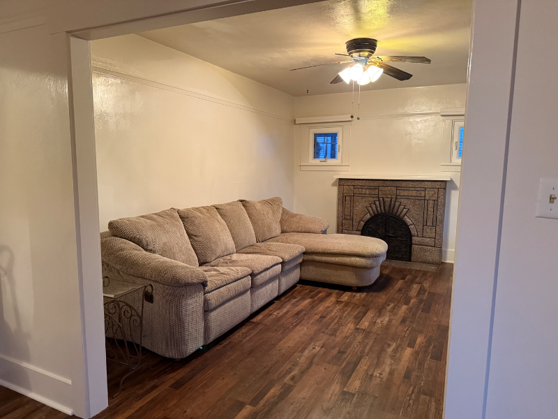 1440 D Street - Photo 3 of 11