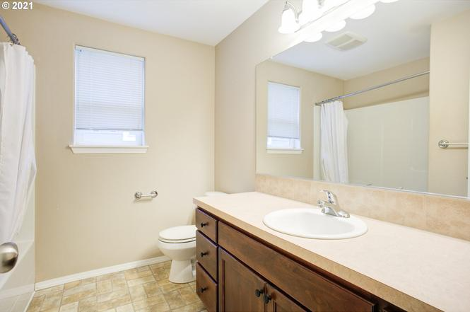 1322 Se 84th Ave - Photo 3 of 16