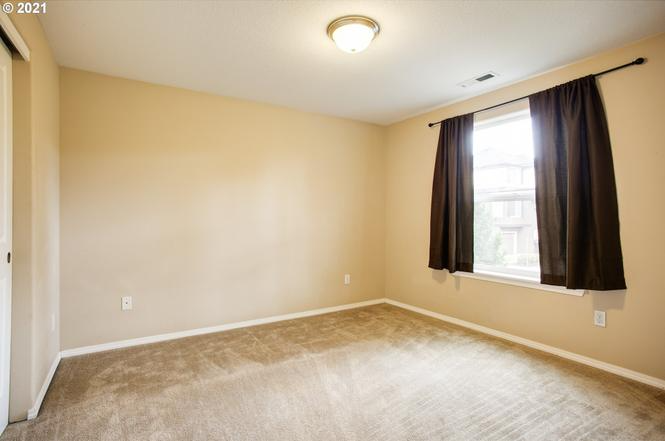 1322 Se 84th Ave - Photo 4 of 16