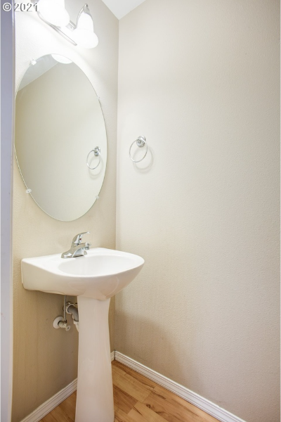 1322 Se 84th Ave - Photo 5 of 16