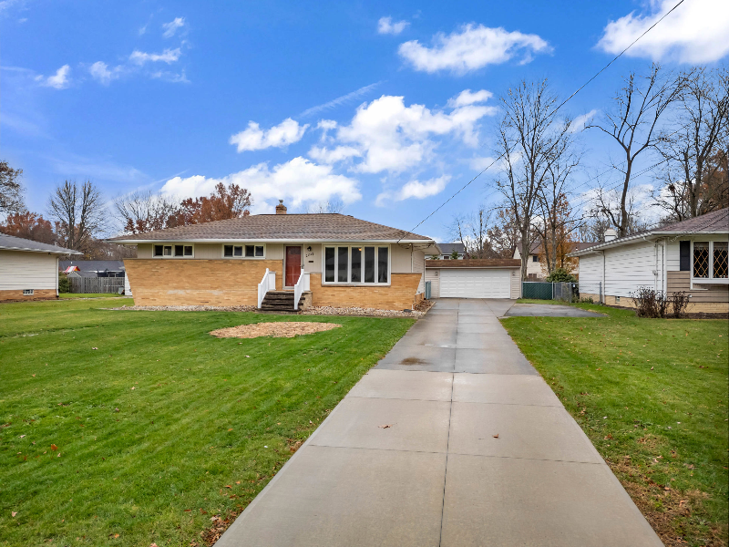 21518 Willow Lane - Photo 2 of 20