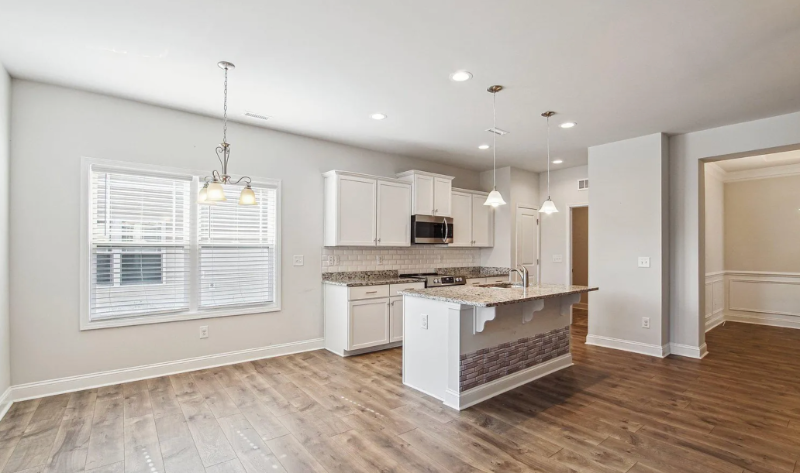 112 Boomer St - Photo 3 of 12