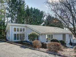 featured image of 71 Hollybrook Drive