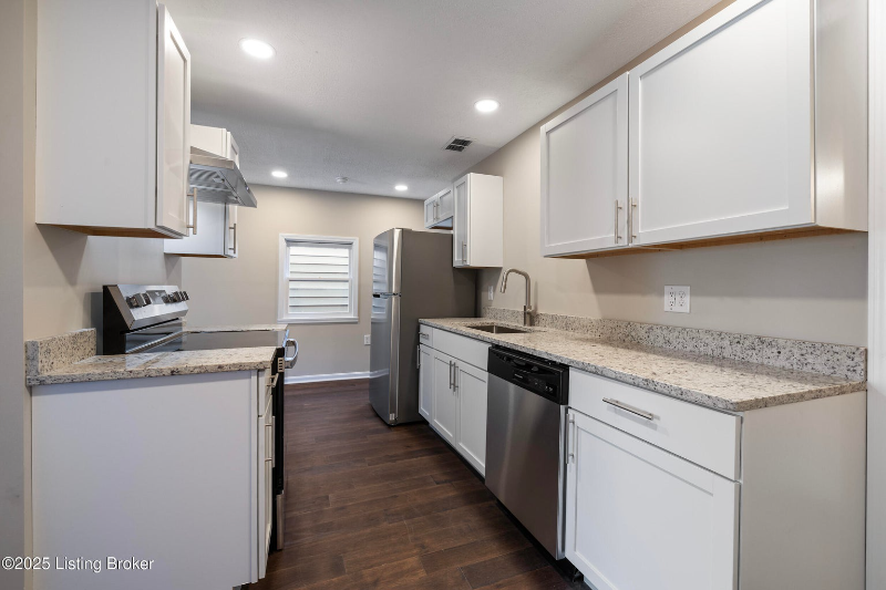 1016 Payne St - Photo 6 of 16