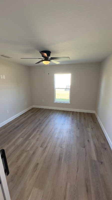 303 East Oak Street - Photo 2 of 7